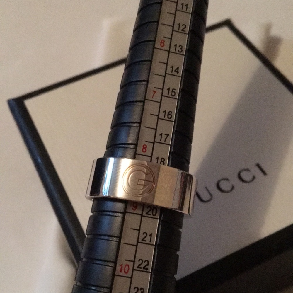 Gucci Monogram Sterling Silver Cut out Ring size 8.5 NIB - Picture 3 of 5